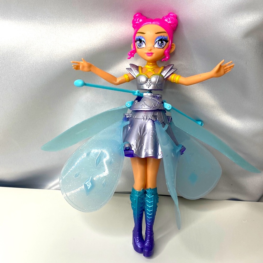Hatchimals Pixies Crystal Flyers Starlight Idol Magical